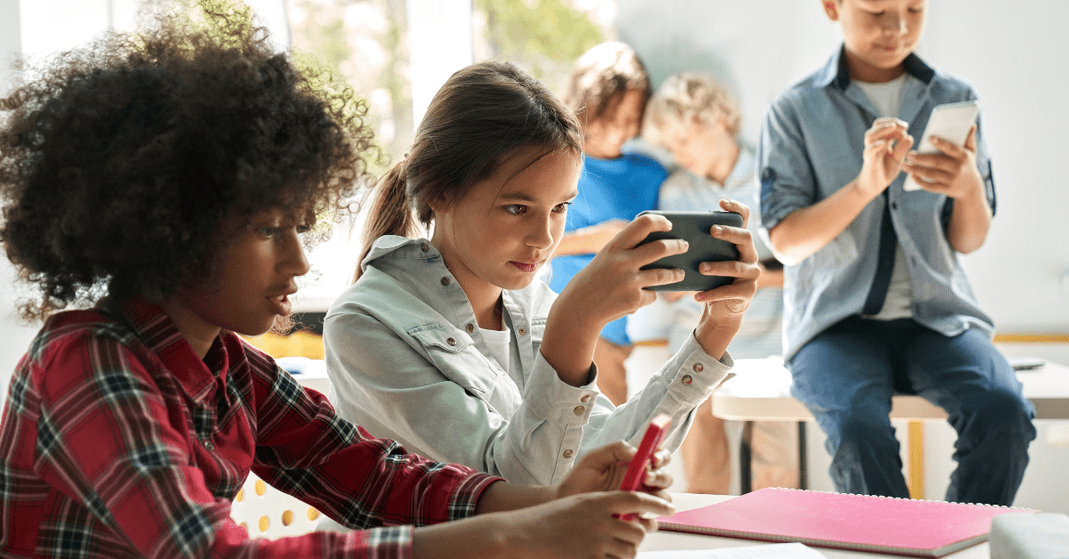 Should Cell Phones Be Allowed In School Pros And Cons UrbanSitter